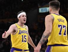 NBA球员里夫斯：留还是交易？