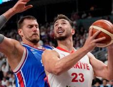 火箭新秀(xiù)阿尔佩伦·申京实力超群，表現(xiàn)逐渐出色