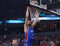 劳裡(lǐ)·马尔卡宁闪耀全场，芬兰逆袭欧洲篮坛霸主(zhǔ)塞尔维亚！