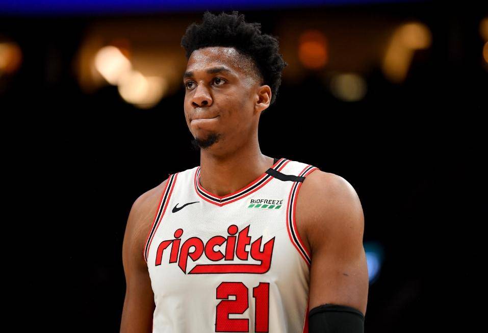 上海男篮试训NBA篮板王和盖帽王,36岁2米(mǐ)13,NBA场均12分10篮板