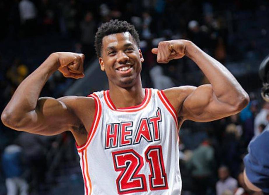 上海男篮试训NBA篮板王和盖帽王,36岁2米(mǐ)13,NBA场均12分10篮板