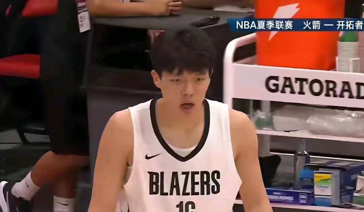 NBA夏(xià)季联赛:楊(yáng)瀚森(sēn)表现出色,利拉德续约开拓者队