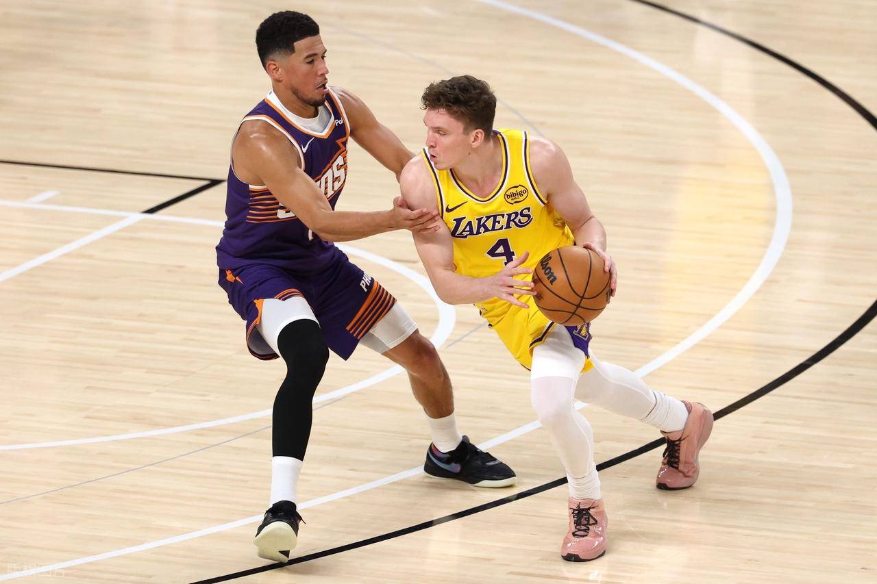 NBA季前赛：湖人惨敗(bài)太阳，球迷揭開(kāi)真相，扒出小细节