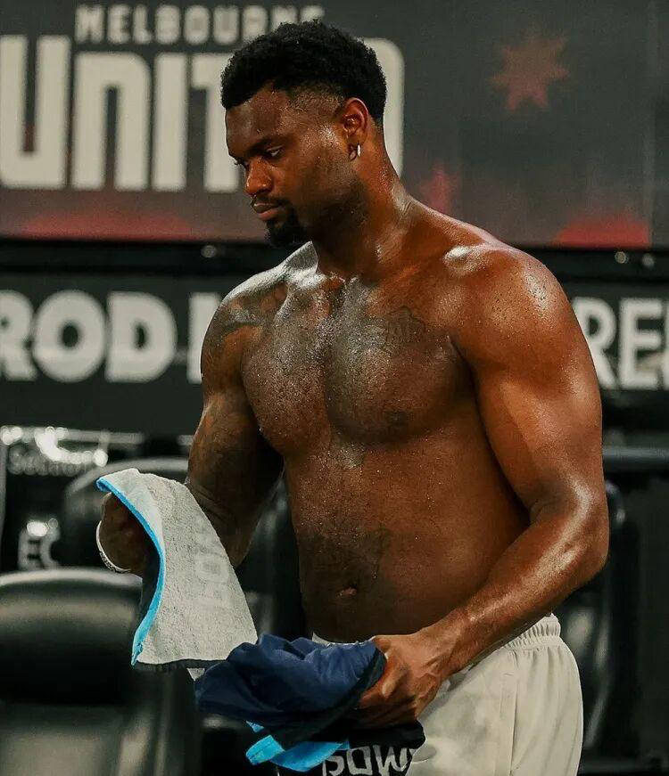 首秀惊艳!锡安三分球高效命(mìng)中率,NBA冠军後(hòu)卫普尔表現(xiàn)平(píng)平(píng)