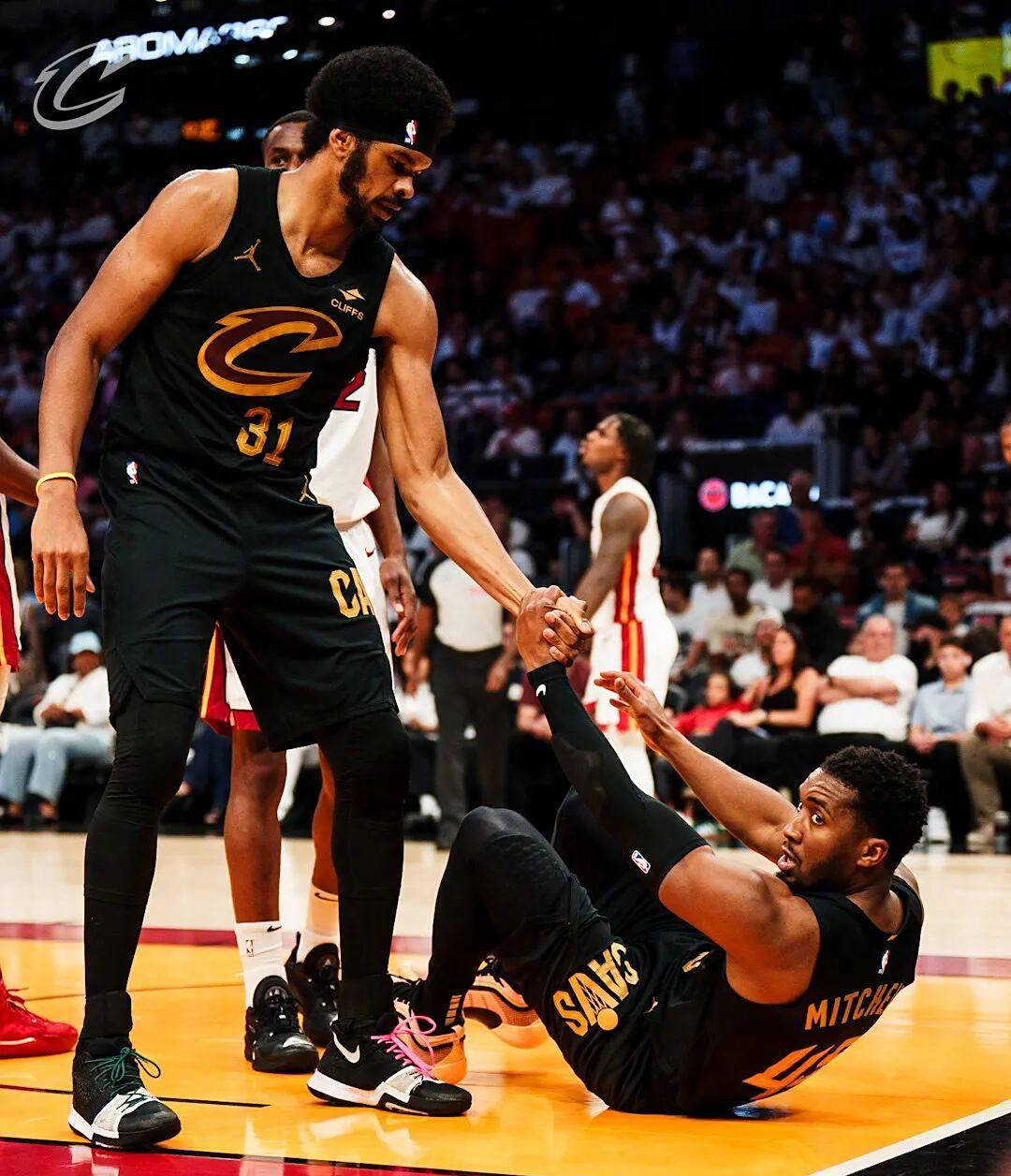 NBA最昂贵球队骑士,奢侈税高达16亿美(měi)元!