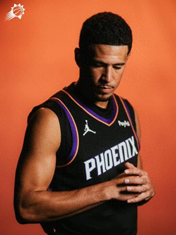 菲尼克斯(sī)太阳队发布2025/26赛季全新(xīn)球衣