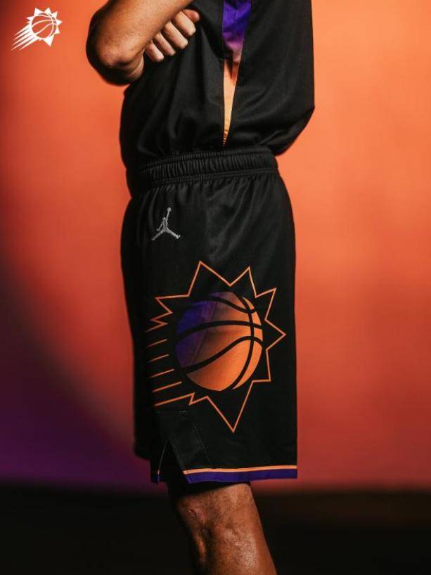 菲尼克斯(sī)太阳队发布2025/26赛季全新(xīn)球衣