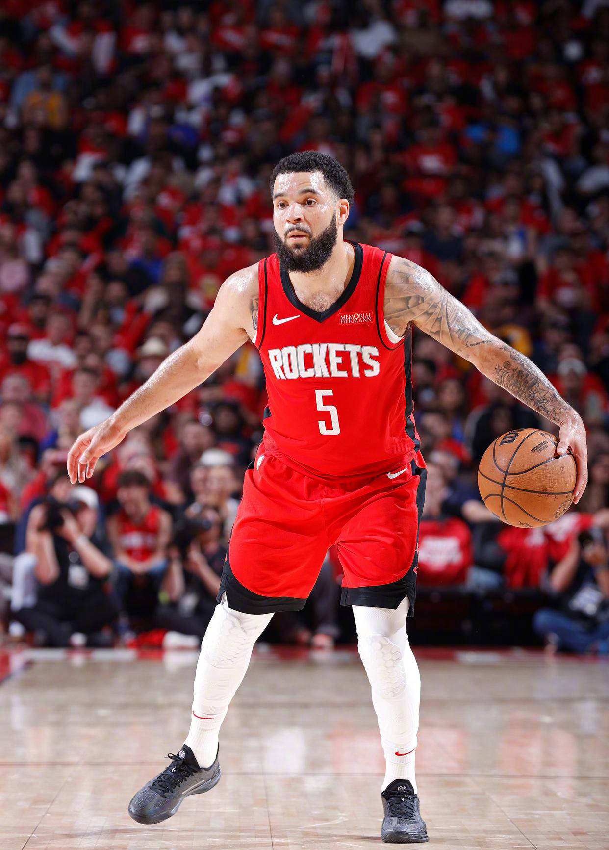 NBA东西部劲旅备战,湖人(rén)或成夺冠热门