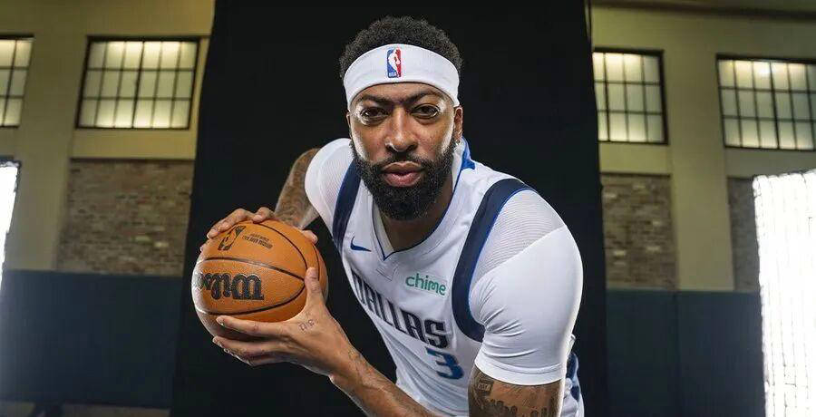 安(ān)东尼-戴维斯体態(tài)引起争议