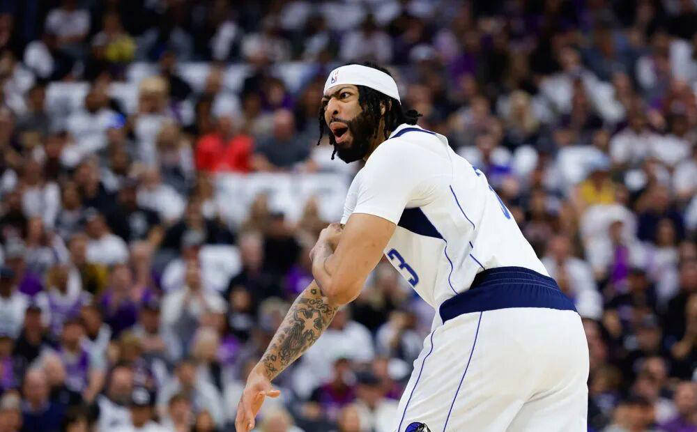 安(ān)东尼-戴维斯体態(tài)引起争议