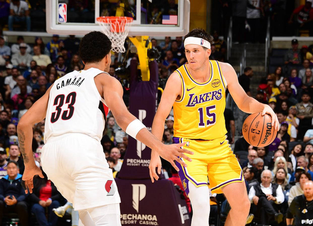 NBA新秀里夫斯惊艳表现,或签下顶薪合同(tóng)