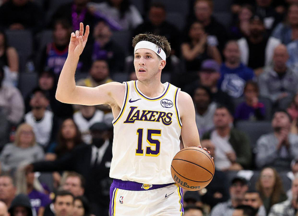 NBA新秀里夫斯惊艳表现,或签下顶薪合同(tóng)