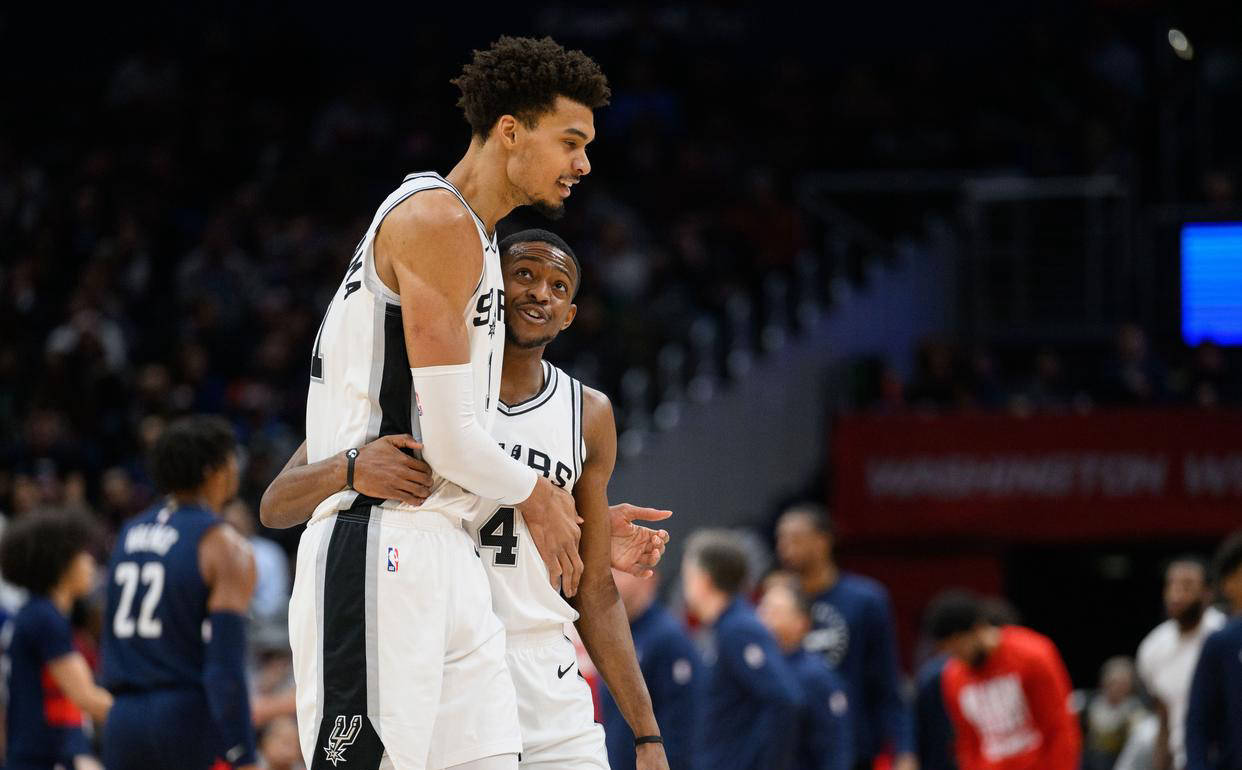 马刺续约达龙福(fú)克斯,注重长远布局