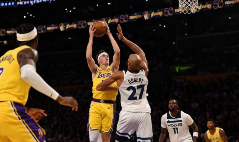 NBA球员里夫斯:留还是交易?