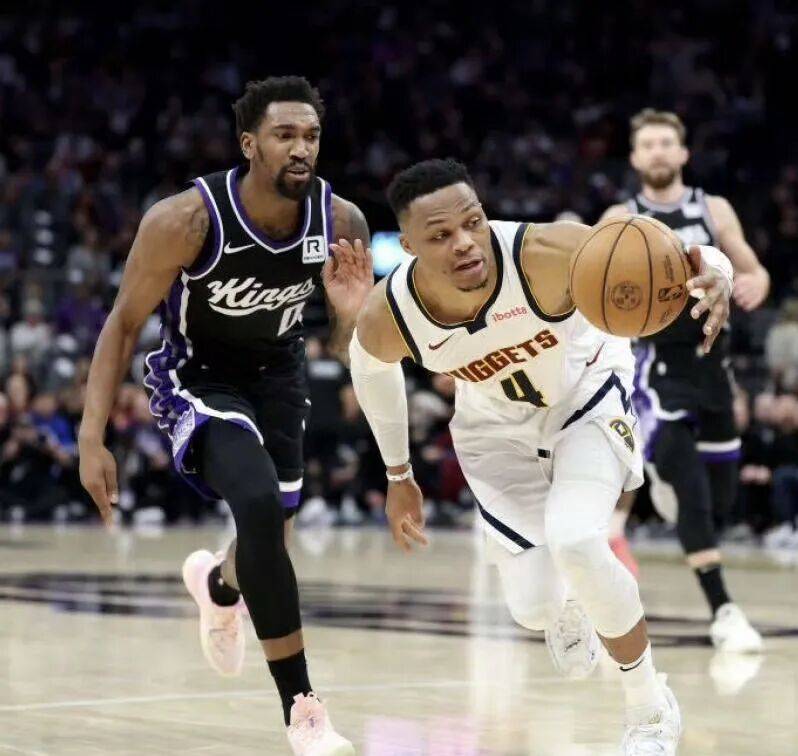 不(bù)可思议!生涯首次,NBA历史三分王(wáng)无人問(wèn)津…