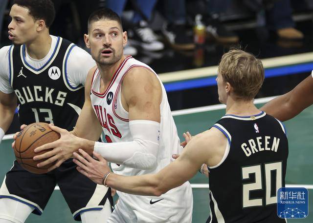 NBA常规赛｜雄(xióng)鹿胜公(gōng)牛