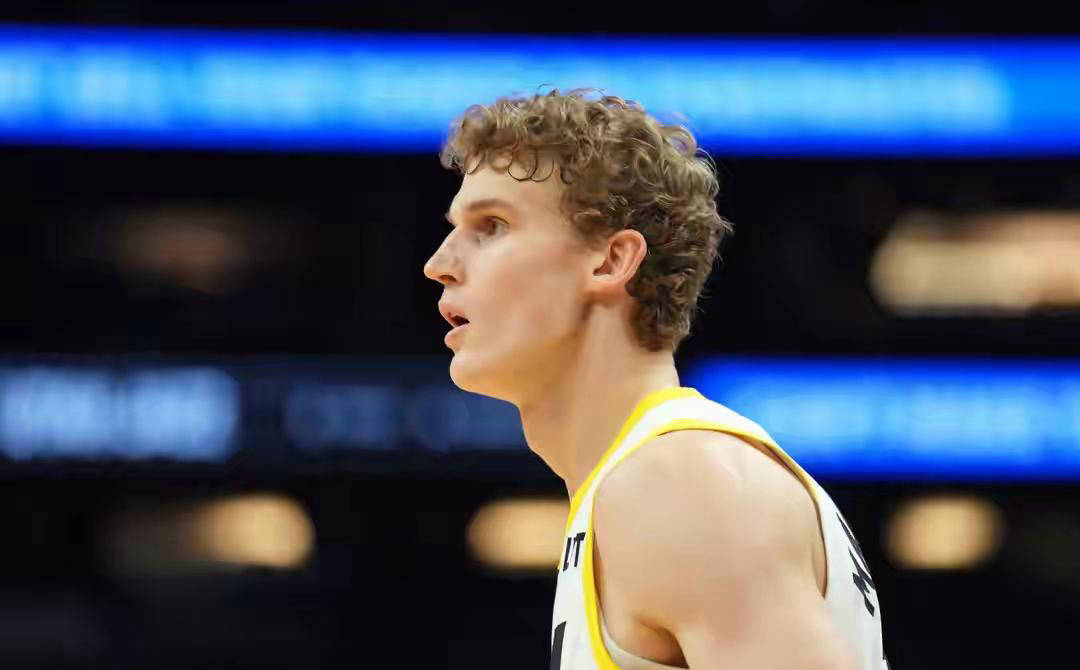 马尔卡宁高(gāo)傚(xiào)引领爵士险胜 季前賽(sài)關(guān)键一战