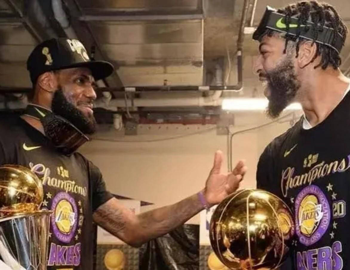 NBA现役5位(wèi)场均20+10助攻球星,威少榜(bǎng)首,詹姆斯上榜(bǎng)