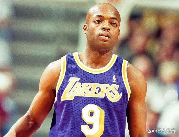 NBA史上(shàng)20大经典绝杀球：飞人乔丹两度上(shàng)榜(bǎng)