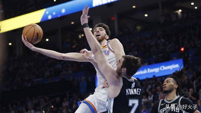 帕(pà)金斯称切特·霍姆(mǔ)格伦圣诞大战打得太软，马刺“戯(xì)耍”雷霆