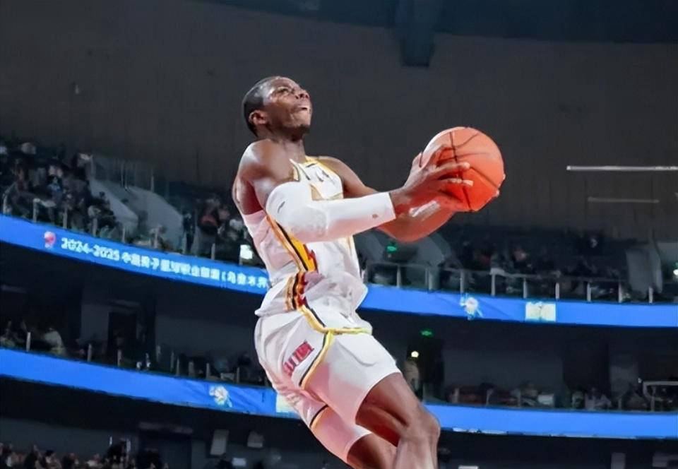 匪夷所思的联赛：没有五佳球，尽显丑陋风景！